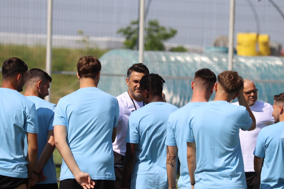Claudiu Niculescu a sunat adunarea! CSM Slatina s-a reunit: lotul prezent, noutăți și absenți