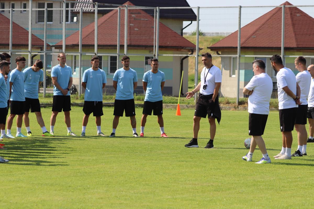 Claudiu Niculescu a sunat adunarea! CSM Slatina s-a reunit: lotul prezent, noutăți și absenți