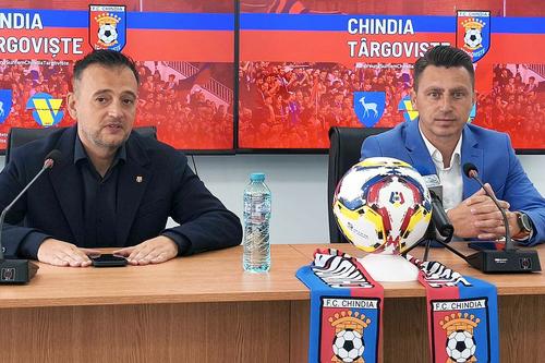 Marius Pavel, alături de Ilie Poenaru // foto: liga2.ro