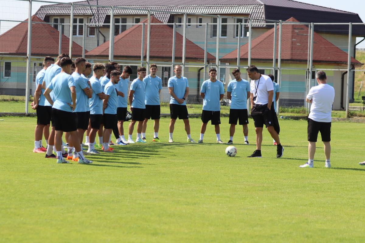 Claudiu Niculescu a sunat adunarea! CSM Slatina s-a reunit: lotul prezent, noutăți și absenți
