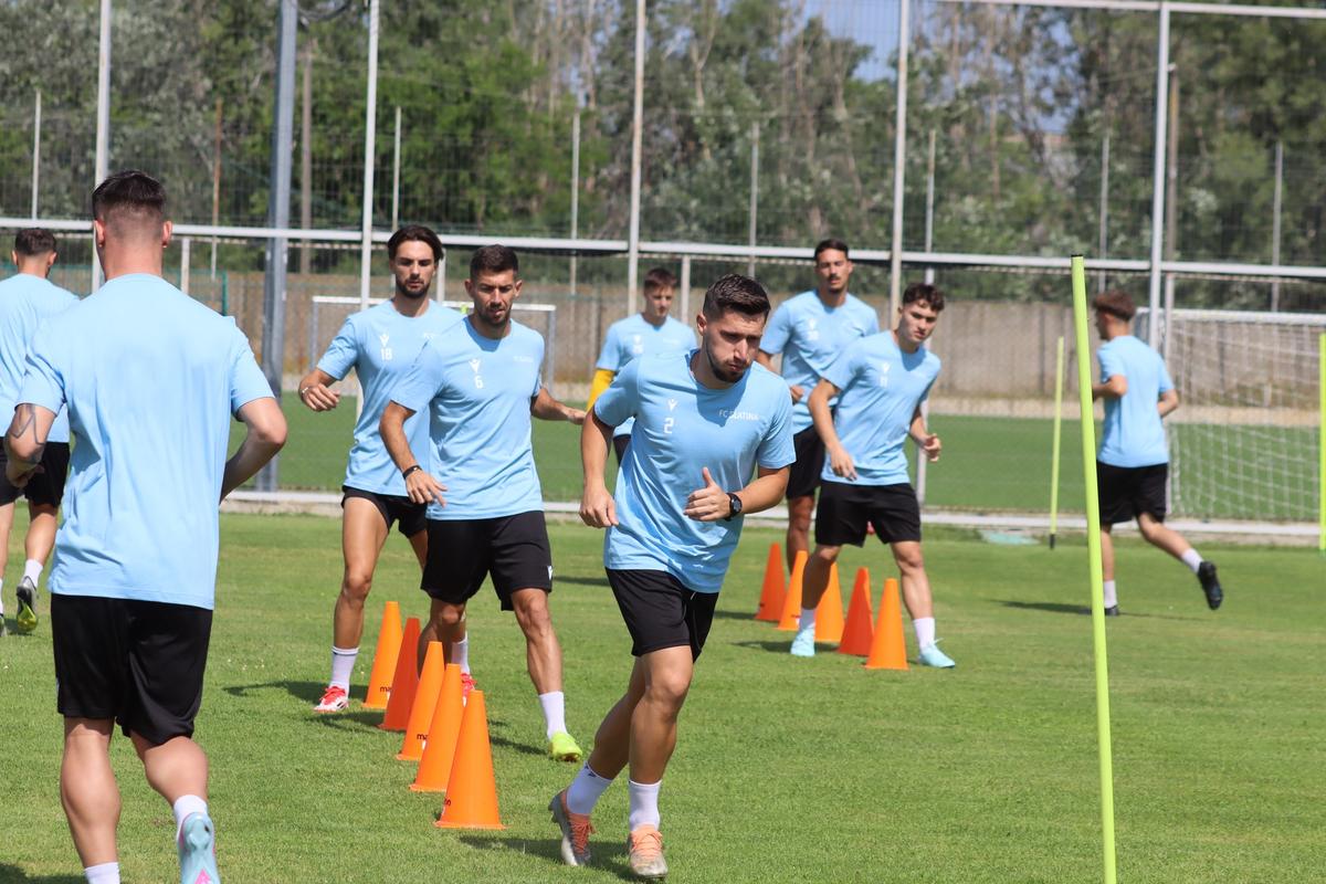 Claudiu Niculescu a sunat adunarea! CSM Slatina s-a reunit: lotul prezent, noutăți și absenți