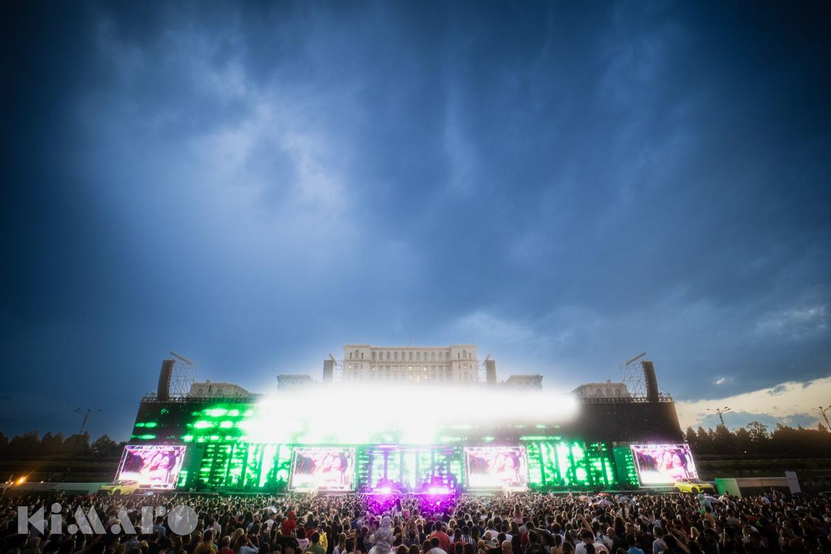 Cu 750 mp de ecrane, pe o scena de 60 metri, Festivalul KIMARO a început pe 13 iunie în Piața Constituției București!