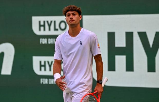 Finalistul de la Roland Garros a fost adus cu picioarele pe pământ la Halle. Înfrângere în primul tur!