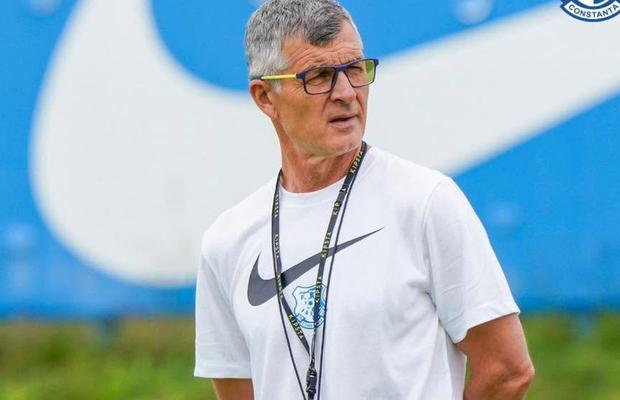 Dat afară de Rapid, a semnat cu Farul și s-a prezentat la primele antrenamente conduse de Sabău