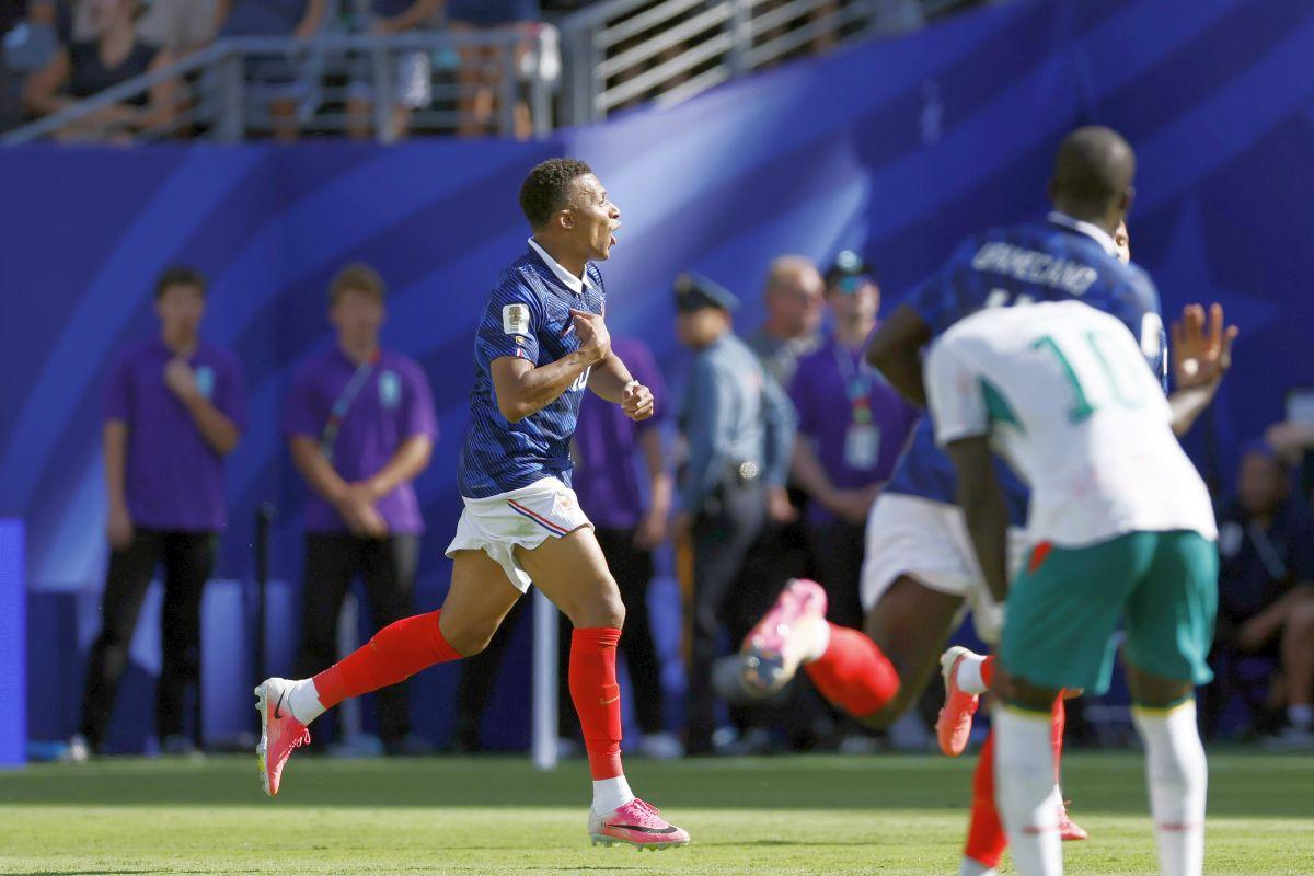 Franța a făcut o repriză de campioană mondială » Mbappe, prestație stelară și golul turneului!