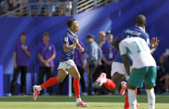 Franța a făcut o repriză de campioană mondială » Mbappe, prestație stelară și golul turneului!