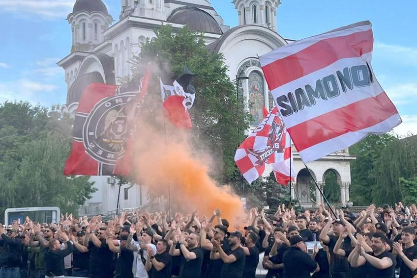 Suporterii lui Dinamo nu acceptă noua siglă