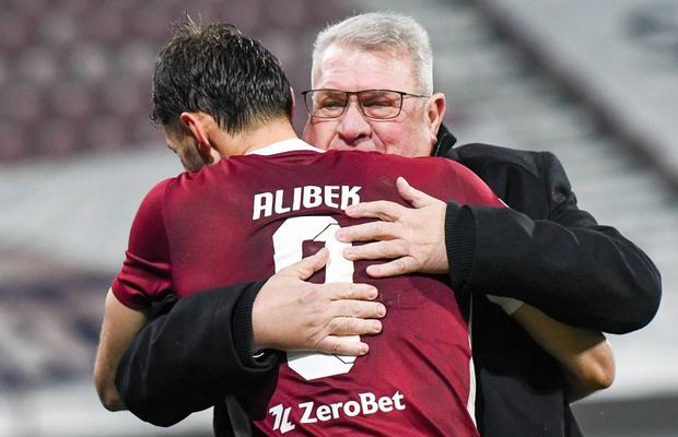 Trădarea verii în Superliga! Făcut praf de Varga, Alibek Aliev s-a răzbunat și a semnat tocmai cu rivala! Primele imagini în noul echipament