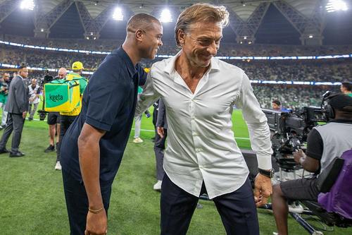 Herve Renard, cu cămașă albă // foto: Guliver/gettyimages