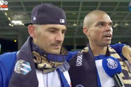 Casillas a coborât pe gazon la final, sărbătorind în iarbă al 29-lea titlu cucerit de Porto.