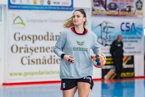 Adriana Crăciun Țăcălie are în palmares Liga Campionilor, pe când evolua la Buducnost FOTO Dan Potor