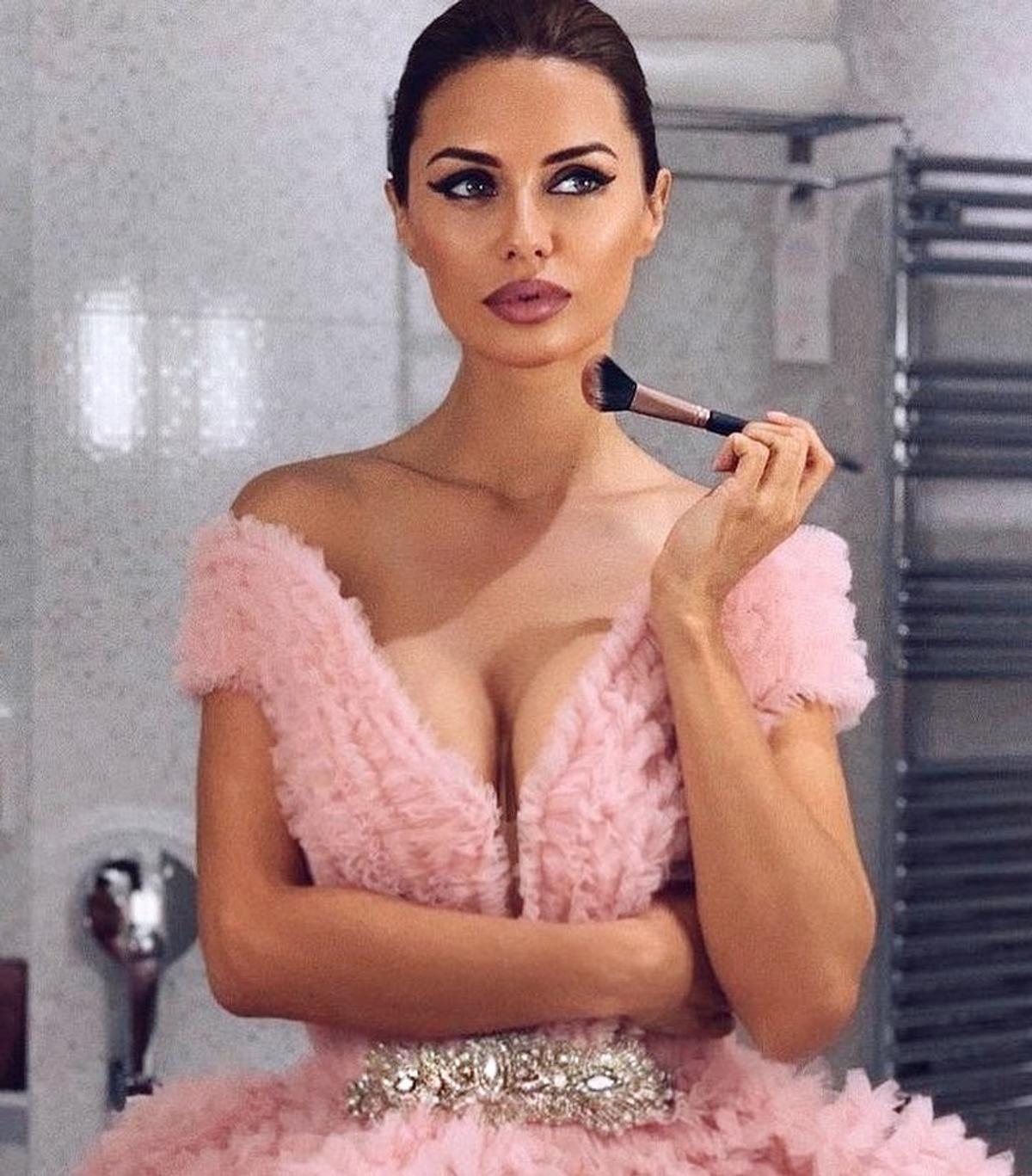 GALERIE FOTO. Ea vine după Maria Sharapova și Nicole Scherzinger! Noua iubită a lui Grigor Dimitrov arată senzațional