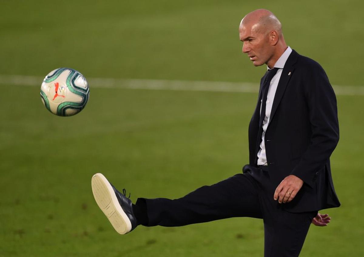 VIDEO Momentul serii cu Sergio Ramos, după titlul cucerit de Real Madrid » Ce a făcut când un reporter i-a înmânat un cadou