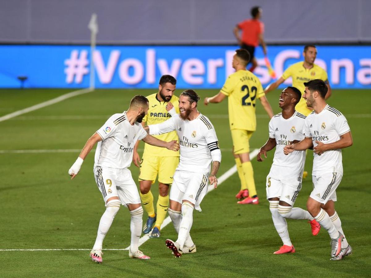 VIDEO Momentul serii cu Sergio Ramos, după titlul cucerit de Real Madrid » Ce a făcut când un reporter i-a înmânat un cadou