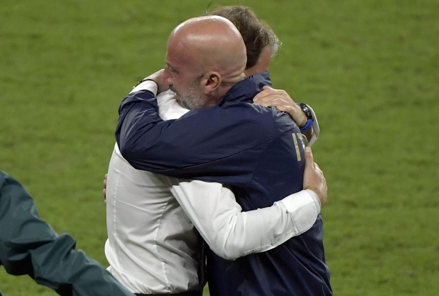 Plângăcioșii Neymar și Vialli