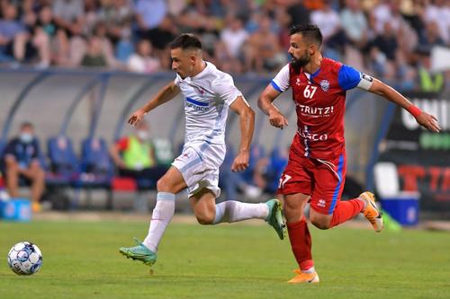 Olimpiu Moruțan (stânga), în FC Botoșani - FCSB // foto: Facebook @ FCSB