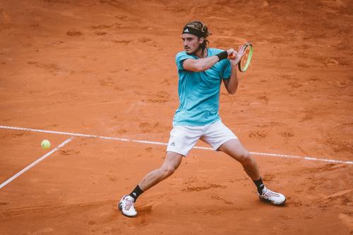 Stefanos Tsitsipas (4 ATP) a fost învins de Filip Krajinovic (44 ATP), scor 6-3, 1-6, 3-6, în sferturile de finală ale turneului de la Hamburg.