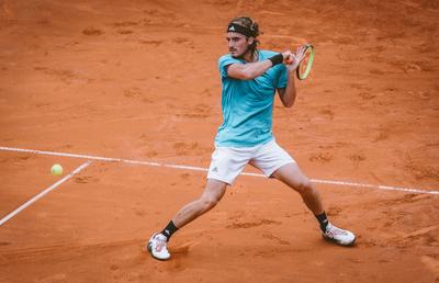 Moment bizar în meciul Stefanos Tsitsipas - Filip Krajinovic, de la ATP Hamburg! Racheta grecului s-a rupt în timpul schimbului