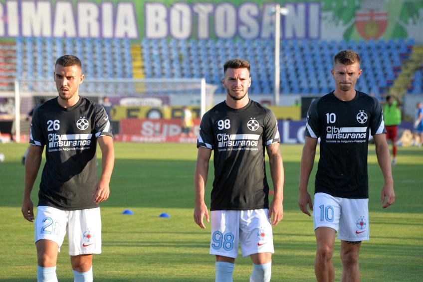 Andrei Cordea (în centru) a fost printre cei mai buni jucători de la FCSB în remiza de la Botoșani. FOTO: Ionuț Tabultoc