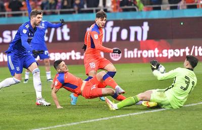 Început ghinionist de sezon pentru FCSB » Fotbalistul s-a accidentat grav și va lipsi TREI luni