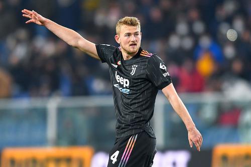 De Ligt mai așteaptă până să plece de la Juventus // Foto: Getty Images