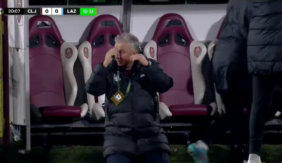 Imagini virale din Coreea de Sud » Dan Petrescu, dezlănțuit pe banca lui Jeonbuk
