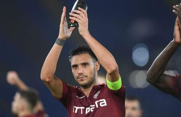 Mario Camora și-a încurajat un coleg după ratările din meciul cu Maccabi Petach Tikva: „Vor veni și golurile lui”