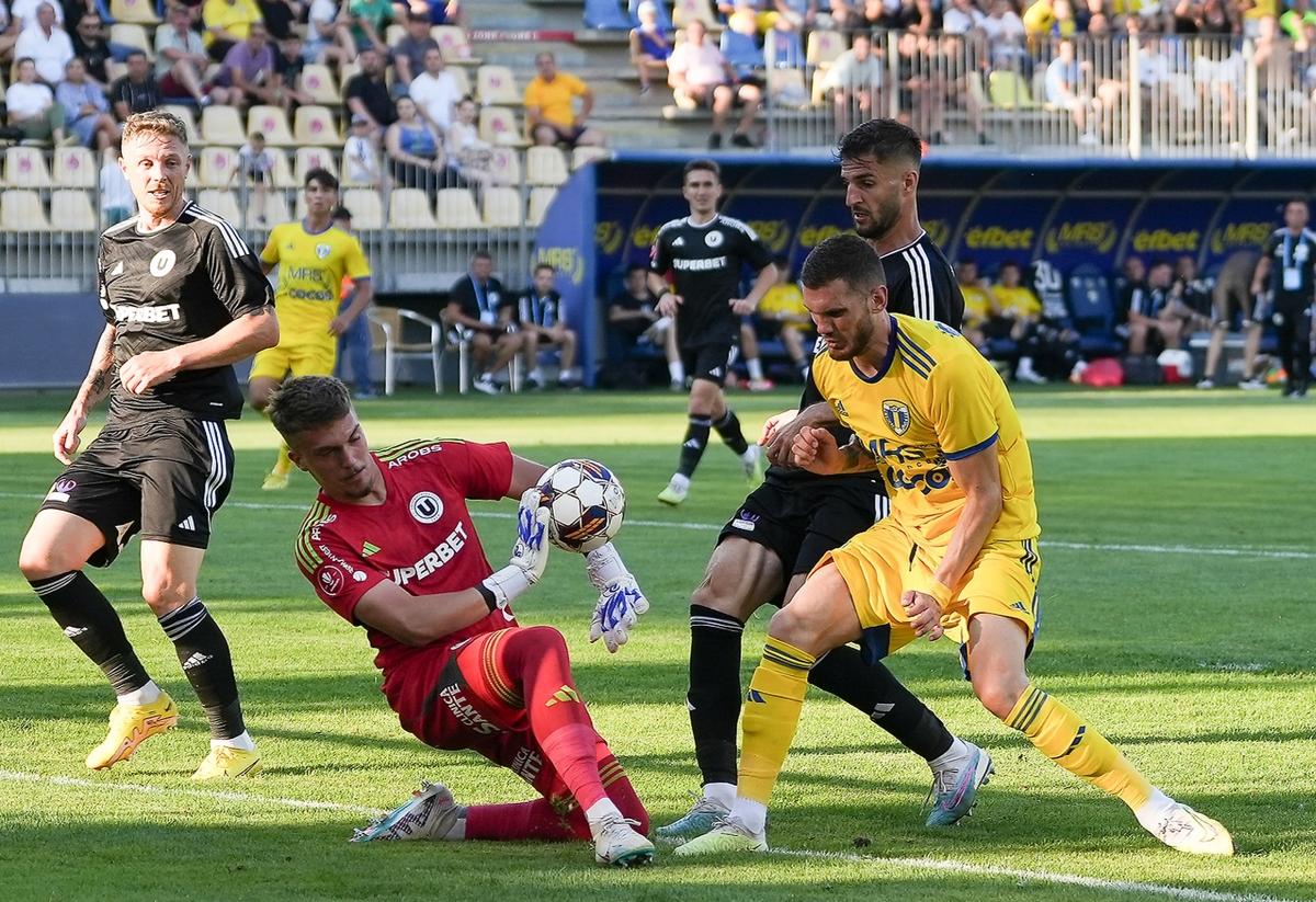 Andrei Gorcea a fost eroul clujenilor la Ploiești » Cum a reușit să apere penalty-ul lui Budescu