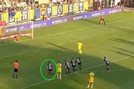 Penalty stupid în Petrolul - U Cluj + VAR-ul a „dormit” și a comis o gafă uriașă!