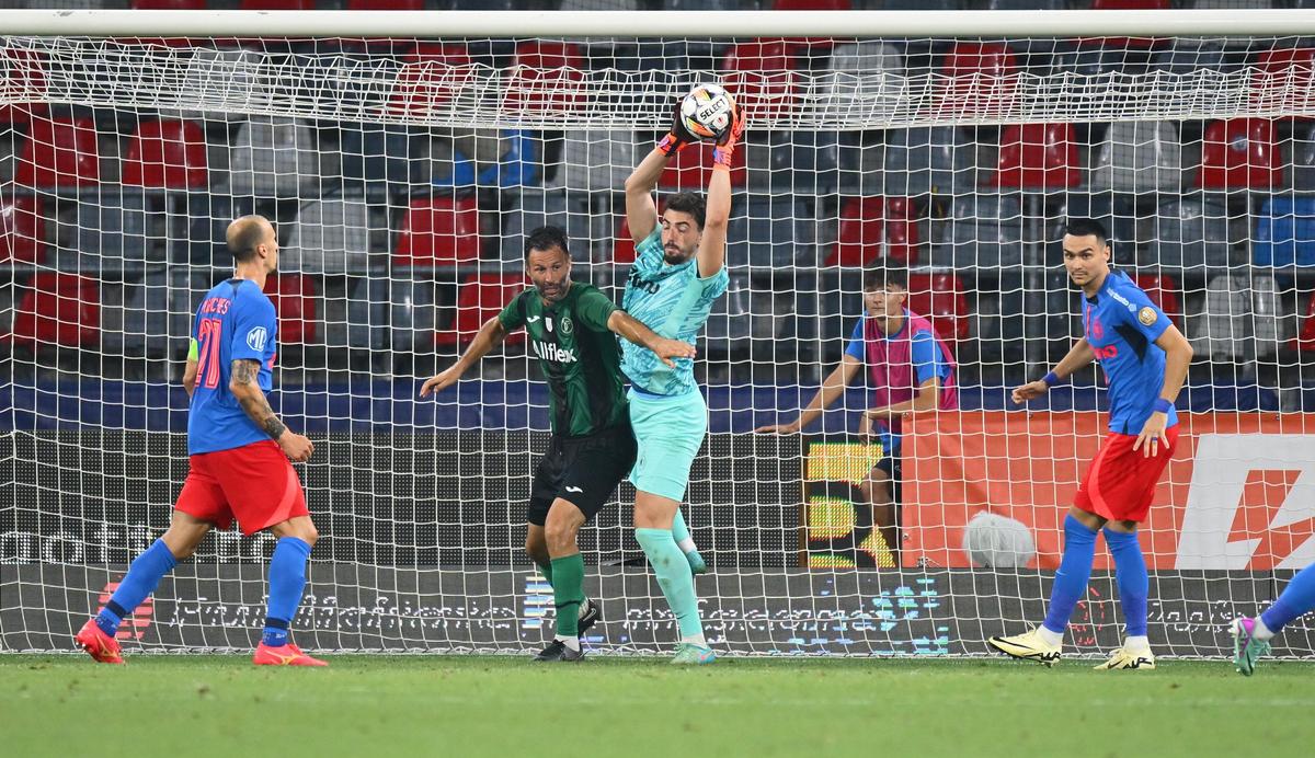 Primii bani de la UEFA! Ce sumă importantă și-a asigurat FCSB după calificarea în turul 2 din Champions League