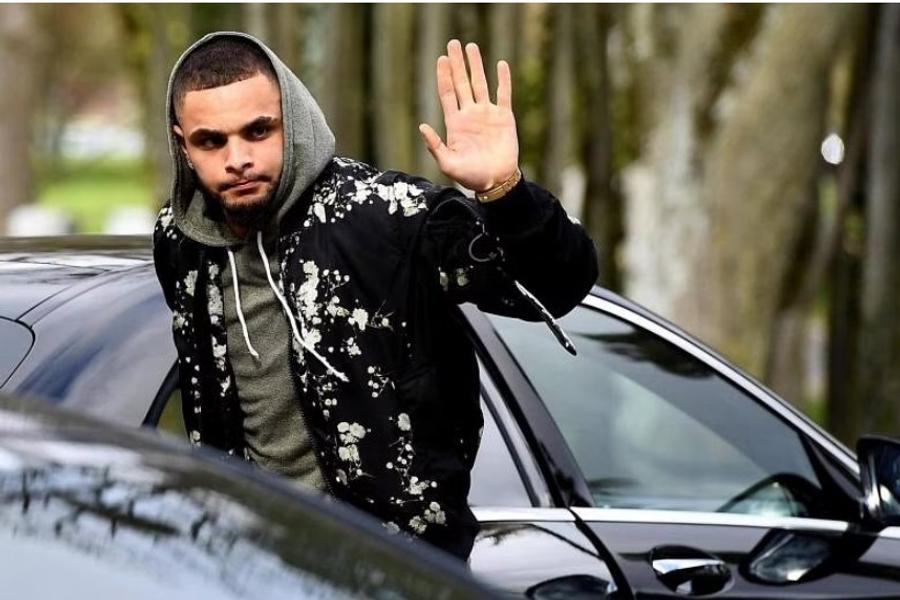 Layvin Kurzawa a fost cumpărat în 2015 de PSG de la AS Monaco cu 23 de milioane de euro Un fost star al lui PSG, acuzat că a rănit un turist în fața unui club de noapte! Procuratura a deschis dosar penal