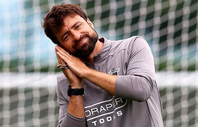 „Somn ușor, Russ” » Gata, antrenorul poate dormi liniștit! Clubul din Premier League a oficializat transferul