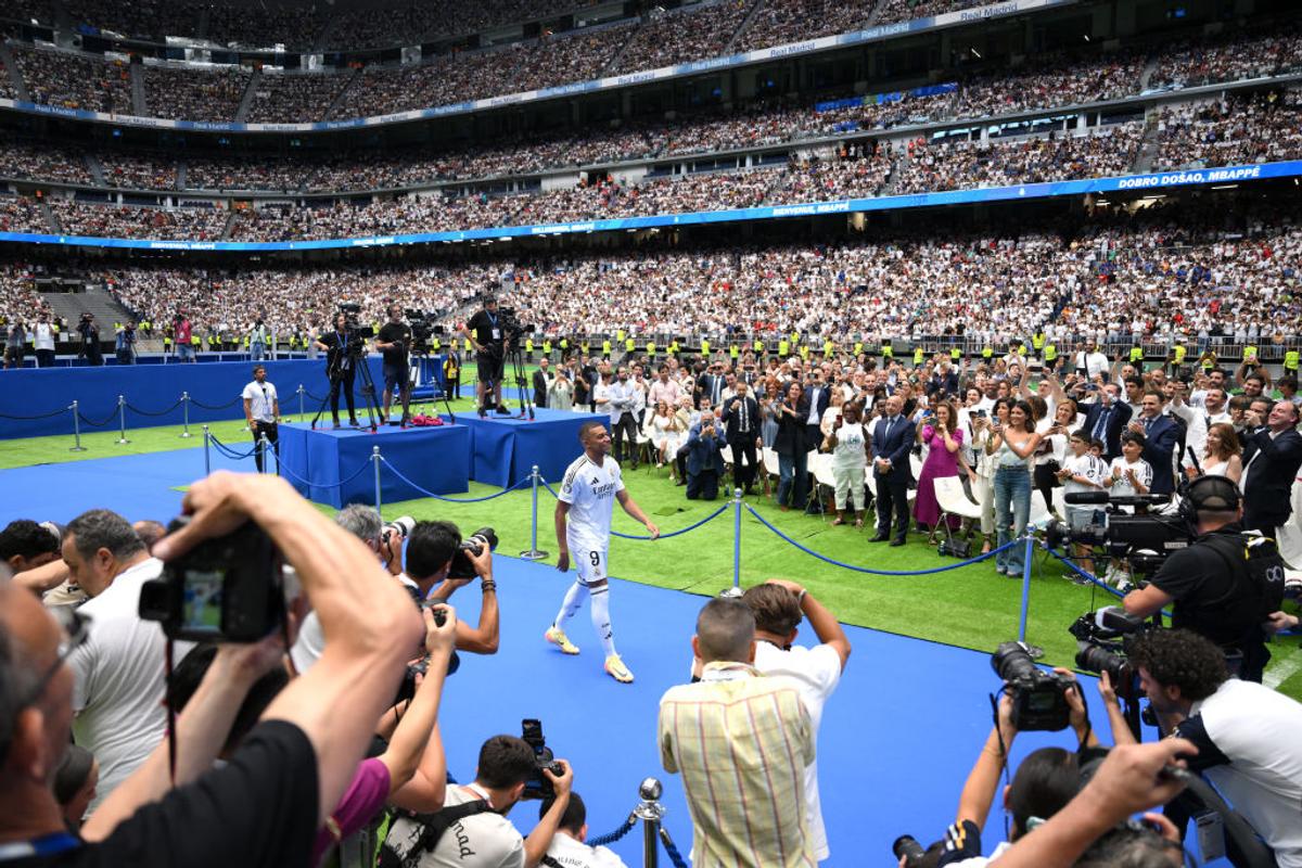 Mbappe l-a copiat pe Ronaldo pe „Bernabeu”! Momentul în care stadionul a exclamat la prezentarea oficială