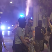 La protestele din Torre Pacheco, jurnaliștii spanioli notează că au participat mai mulți ultrași români. Foto: captură El Pais