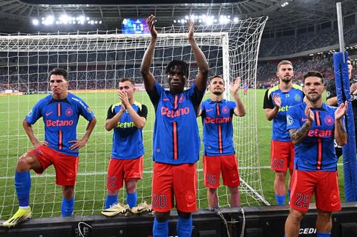 Nana Antwi (centru) / Foto: Imago Images