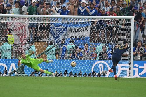 Kingsley Coman a ratat o lovitură de departajare în fața lui Emilioano Martinez în finala Campionatului Mondial din 2022 / Foto: Imago Images