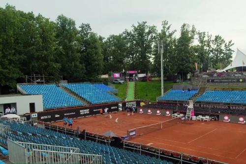 Terenul Central de la Iași, reparat după ploaie Foto: captuta WTA TV