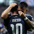 Fericirea nemărginită a lui Lautaro Martinez, care-i mulțumește plângând lui Leo Messi pentru centrarea de la golul de 2-1 al Argentinei în semifinala cu Anglia / Foto: Imago
