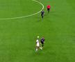 Minutul 45+3 - Talpă sus a lui Paredes într-un duel cu Reece James.