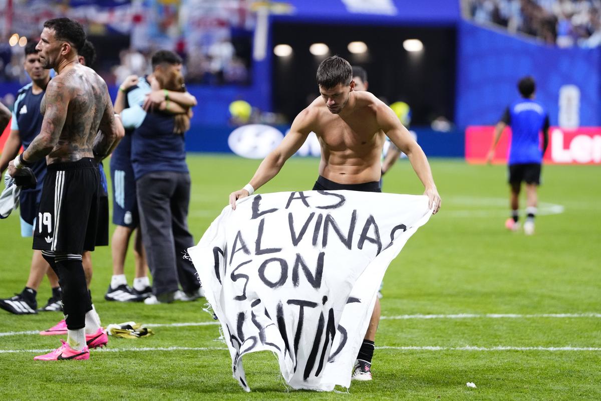 Bannerul afișat de Giovani Lo Celso după Anglia - Argentina
