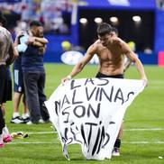 Bannerul afișat de Giovani Lo Celso după Anglia - Argentina // foto: Imago Images