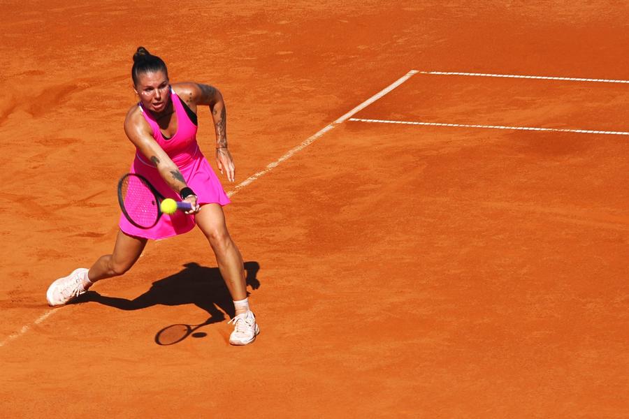 Oleksandra Oliynykova în acțiune pe zgura ieșeană FOTO Roxana Fleșeru Ucraineanca Oleksandra Oliynykova, calificată în sferturi de finală la UniCredit Iași Open: „România este locul meu norocos”
