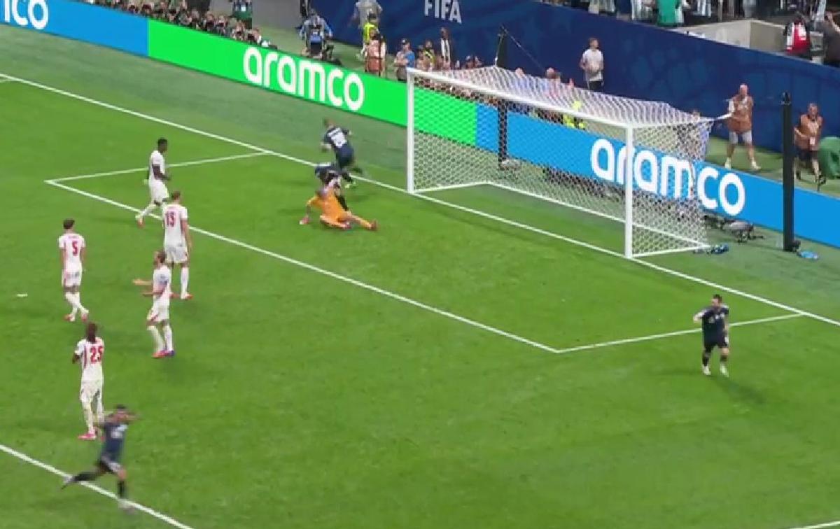 The Telegraph: cele 31 de „trucuri murdare” ale Argentinei contra Angliei