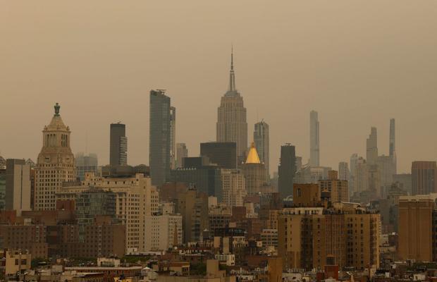 Americanii în alertă cu câteva zile înaintea finalei Cupei Mondiale » Un fum gros afectează New York-ul!