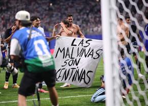 Scandal uriaș după Argentina - Anglia! Se cere excluderea jucătorilor Argentinei din finala Campionatului Mondial