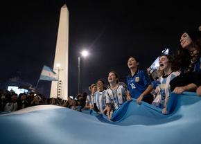 S-a declanșat nebunia la Buenos Aires » Fanii argentinieni au sărbătorit toată noaptea victoria în fața Angliei
