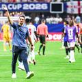 Lionel Scaloni îi salută pe fani după calificarea Argentinei în finală / Foto: Imago