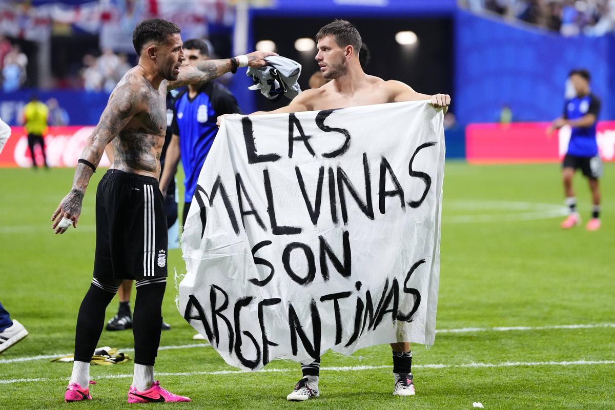 Bannerul afișat de Giovani Lo Celso după Anglia - Argentina