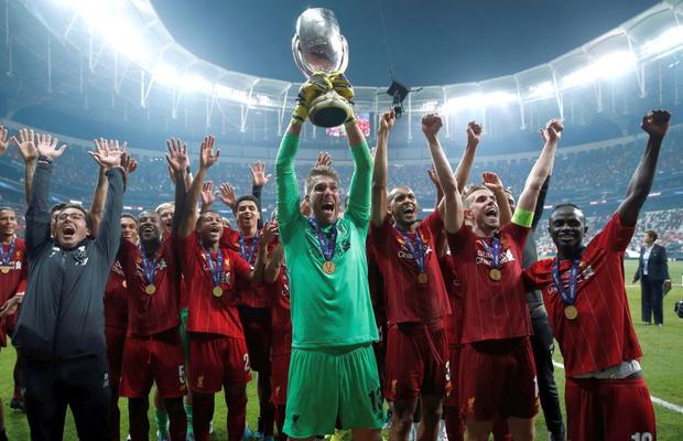 Incredibil! Liverpool își poate pierde și al doilea portar » A fost accidentat de un fan!