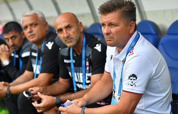 CHINDIA TÂRGOVIȘTE - DINAMO // Dusan Uhrin a pregătit 3 schimbări la debutul său + cine e surpriza de pe bancă